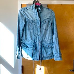 Light weight denim jacket lots of pockets and details